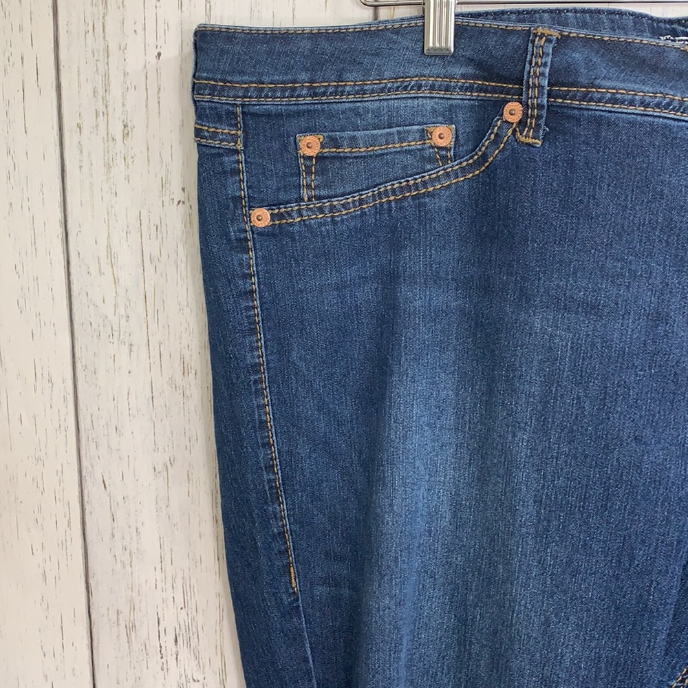 NWT Torrid Isabella Medium Slim Boot Jeans - Picture 4 of 13